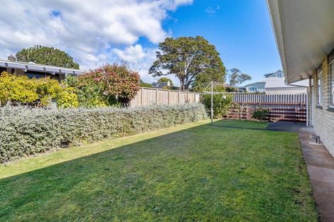 Photo of property in 15 Barrett Street, Westown, New Plymouth, 4310