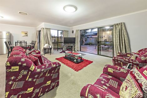 Photo of property in 1 Hawkley Close, Flat Bush, Auckland, 2019