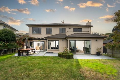 Photo of property in 150 Woodman Drive, Tawa, Wellington, 5028
