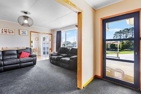 Photo of property in 16 Cumming Street, Okato, 4335