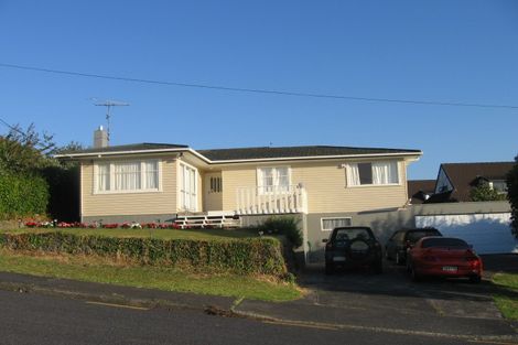 Photo of property in 2/4 Ross Avenue, Glenfield, Auckland, 0629