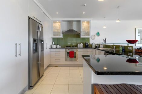 Photo of property in 3/45 Marine Parade, Mount Maunganui, 3116