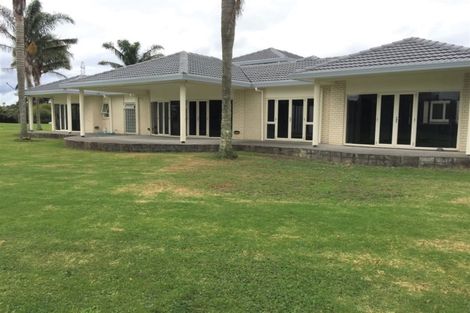 Photo of property in 154 Boord Crescent, Kumeu, 0891