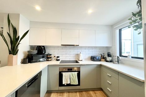 Photo of property in 19 Pukakaho Lane, Papatoetoe, Auckland, 2025