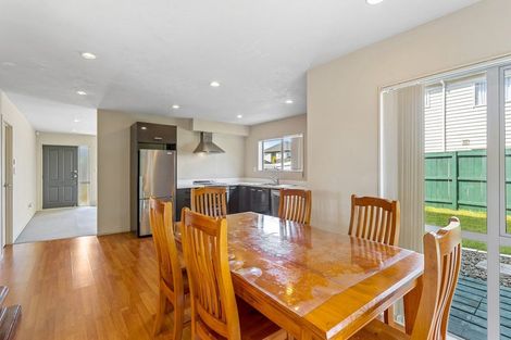 Photo of property in 12 Merlot Way, Te Atatu South, Auckland, 0610