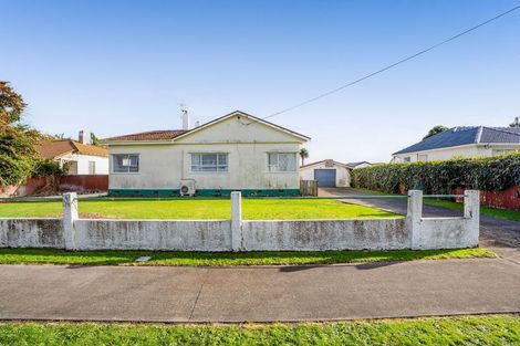 Photo of property in 5 Turuturu Road, Hawera, 4610