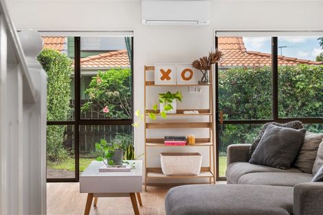 Photo of property in 2/13 Pinewood Grove, Botany Downs, Auckland, 2010