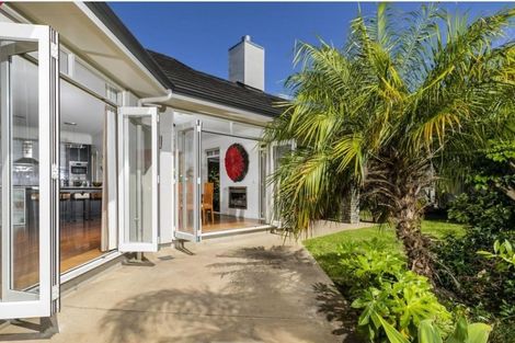 Photo of property in 2 Oscar Road, Greenhithe, Auckland, 0632