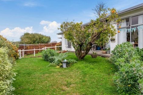 Photo of property in 2/30 Summit Drive, Torbay, Auckland, 0630