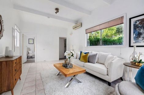 Photo of property in 12 Nor'east Drive, Northcross, Auckland, 0632