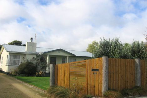 Photo of property in 215 Botanical Road, Takaro, Palmerston North, 4412