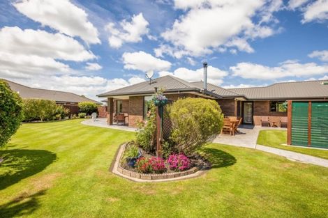 Photo of property in 17 Calvandra Grove, Rangiora, 7400