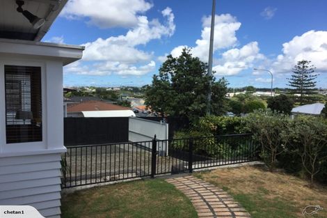 Photo of property in 36 Esmonde Road, Takapuna, Auckland, 0622
