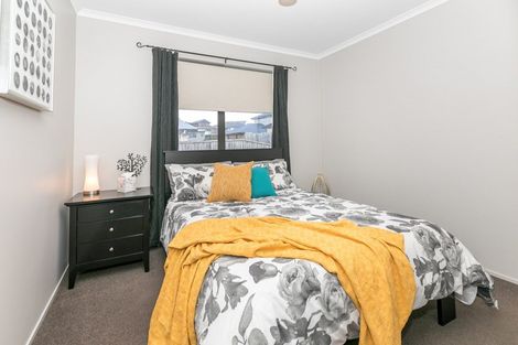 Photo of property in 16 Evergreen Rise, Grandview Heights, Hamilton, 3200