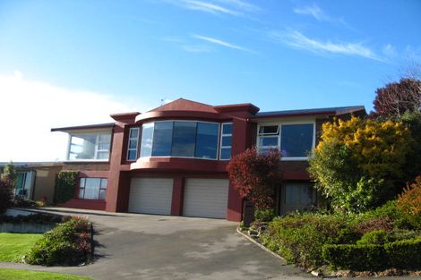 Photo of property in 18 Takahe Drive, Cashmere, Christchurch, 8022