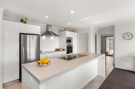 Photo of property in 4 Plescher Crescent, Leamington, Cambridge, 3432