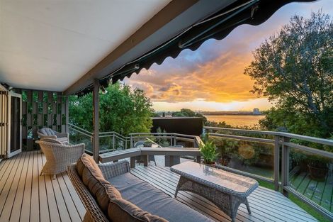 Photo of property in 316 Hurstmere Road, Takapuna, Auckland, 0622