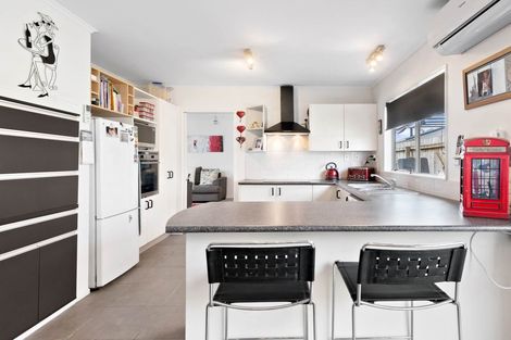 Photo of property in 11a Dawn Place, Waiuku, 2123