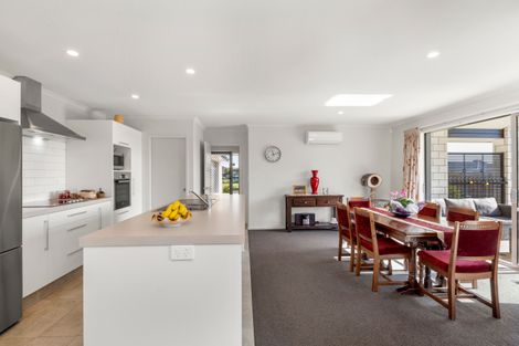 Photo of property in 4 Plescher Crescent, Leamington, Cambridge, 3432