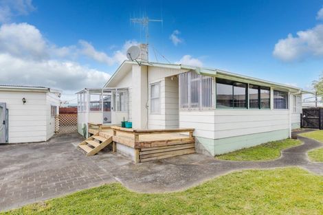 Photo of property in 9 Bremridge Place, Melville, Hamilton, 3206