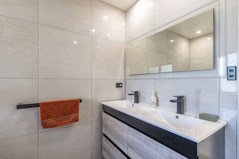 Photo of property in 2 Holmcroft Court, Cracroft, Christchurch, 8022