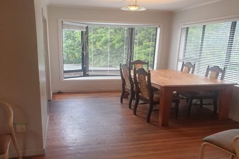 Photo of property in 154 Glenfield Road, Birkenhead, Auckland, 0626