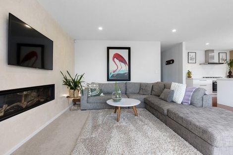 Photo of property in 8 Irvines Track, Halswell, Christchurch, 8025