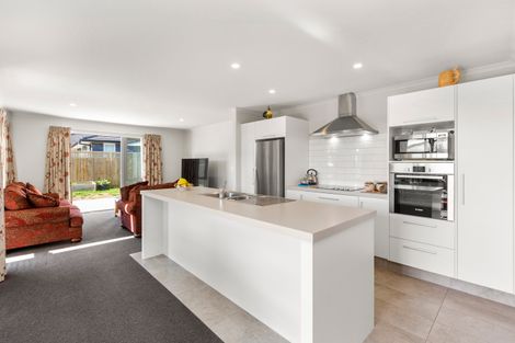 Photo of property in 4 Plescher Crescent, Leamington, Cambridge, 3432