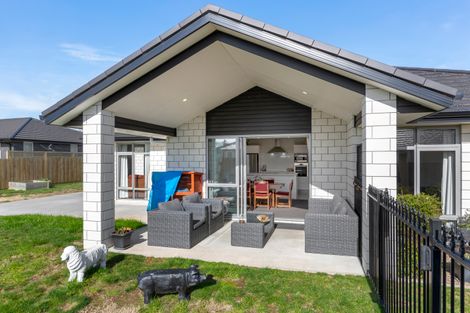 Photo of property in 4 Plescher Crescent, Leamington, Cambridge, 3432