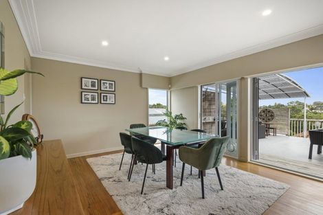Photo of property in 35 Onewa Road, Northcote, Auckland, 0627