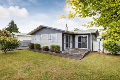 Photo of property in 19 Alexandra Street, Marton, 4710