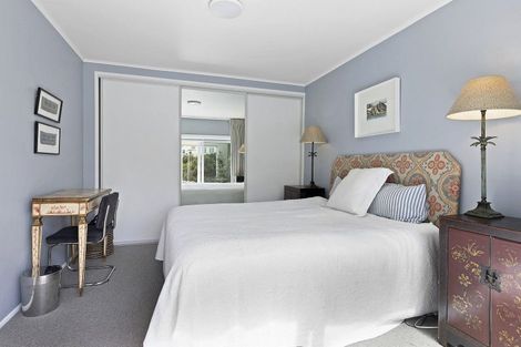 Photo of property in Kingsgate Flats, 10 Austin Street, Mount Victoria, Wellington, 6011