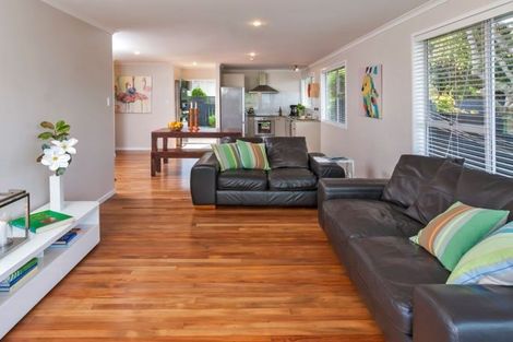 Photo of property in 107 Sandspit Road, Shelly Park, Auckland, 2014