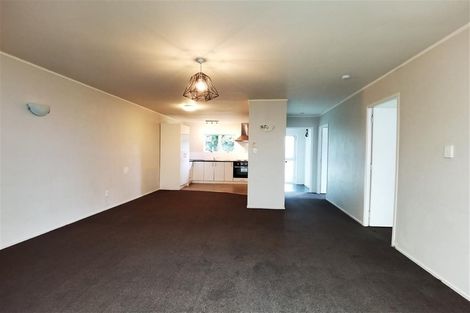 Photo of property in 2/9 Slim Place, Clendon Park, Auckland, 2103