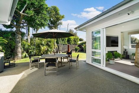 Photo of property in 24 Motuora Road, Manly, Whangaparaoa, 0930