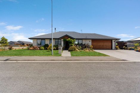 Photo of property in 8 Claremont Crescent, Amberley, 7410