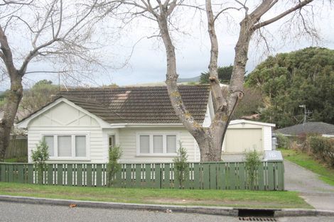 Photo of property in 16 Renown Road, Raumati South, Paraparaumu, 5032