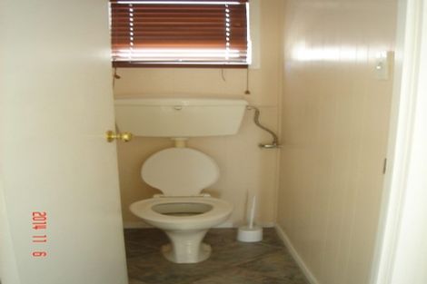 Photo of property in 36 Lewisham Street, Highland Park, Auckland, 2010