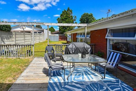 Photo of property in 16 Mccall Place, Opaheke, Papakura, 2113