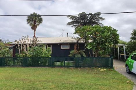 Photo of property in 1 Puriri Road, Waikanae, 5036