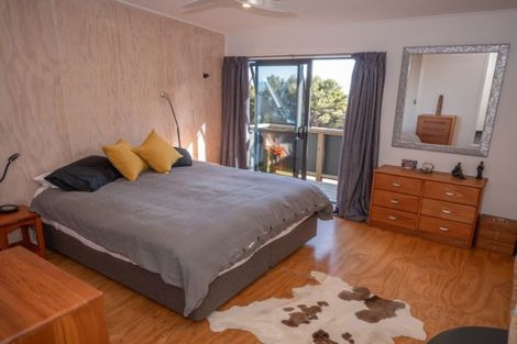 Photo of property in 26 Coachmans Way, Cable Bay, 0420