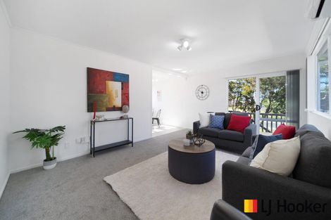 Photo of property in 3/10 Penion Drive, Flat Bush, Auckland, 2023