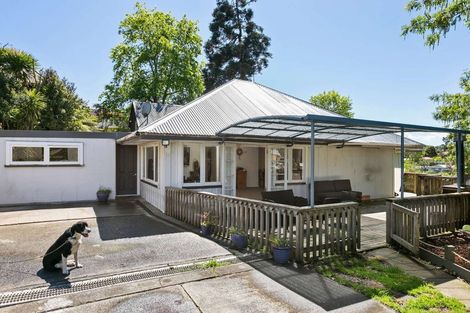 Photo of property in 32 Kashmir Road, Glen Eden, Auckland, 0602