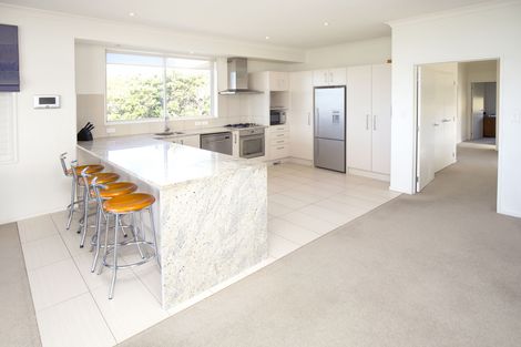 Photo of property in 150 Pacific Parade, Army Bay, Whangaparaoa, 0930