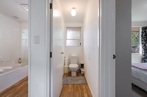 Photo of property in 8 Earl Place, Hokowhitu, Palmerston North, 4410