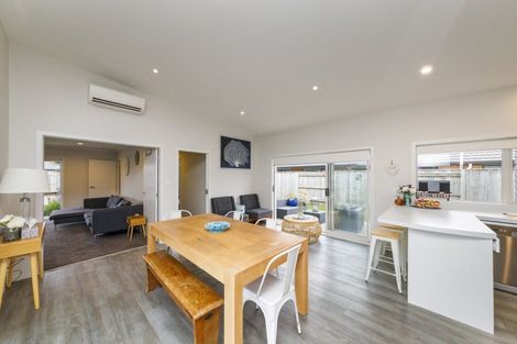 Photo of property in 92 Rosalie Terrace, Kelvin Grove, Palmerston North, 4414