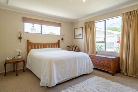 Photo of property in 23 Alexander Street, Waikanae, 5036
