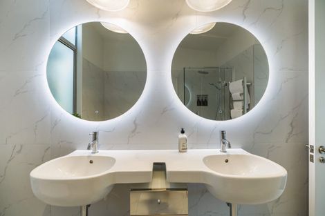 Photo of property in 6 Whitbourn Place, Fernhill, Queenstown, 9300