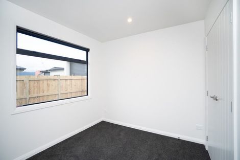 Photo of property in 77 Johnstone Drive, Fitzherbert, Palmerston North, 4410