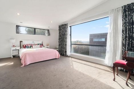 Photo of property in 72a Hobsonville Road, West Harbour, Auckland, 0618